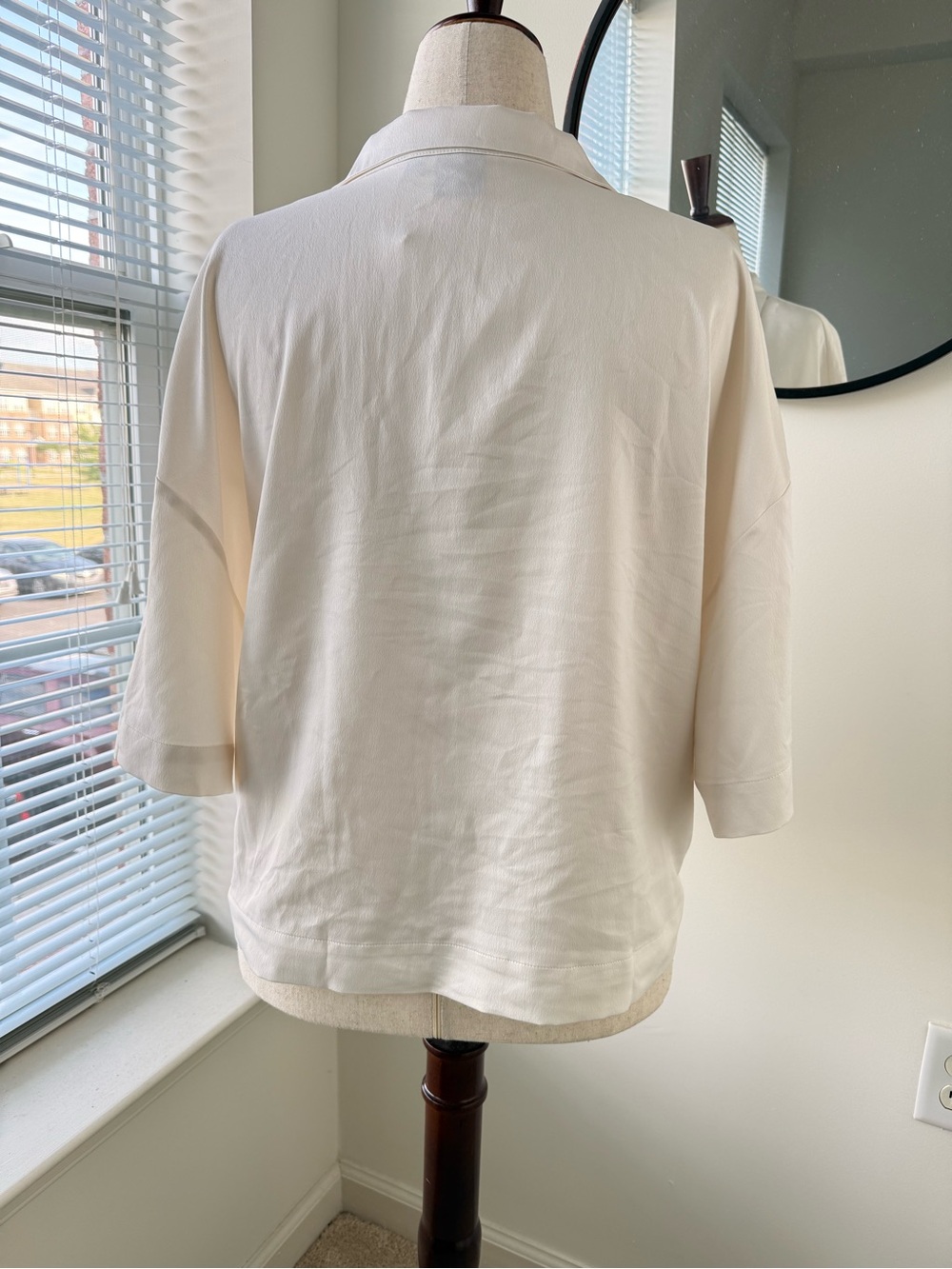GAP Cream Short-Sleeve Button-Front Oversized Satin Shirt - Picture 3 of 7